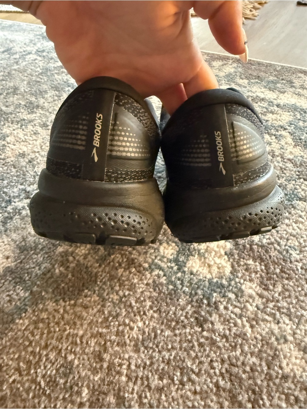 Brooks Ghost 16 GTX All-Black Running Sneakers - Picture 4 of 5